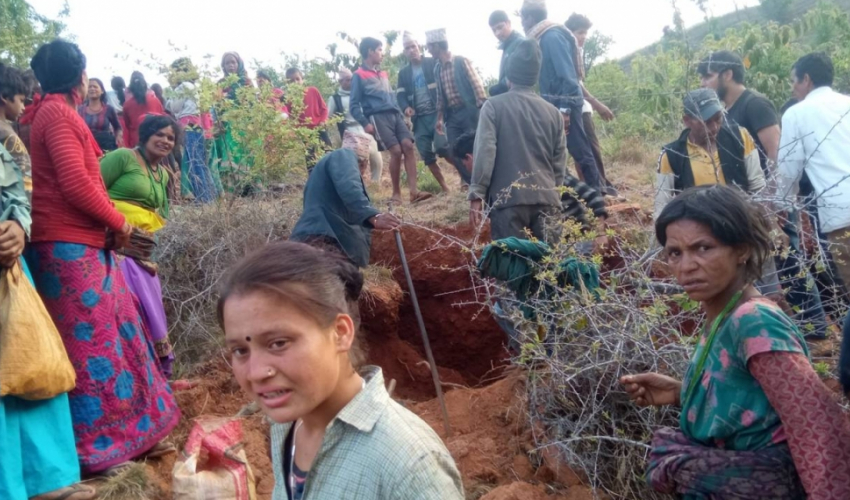 अछाममा माटो खन्ने क्रममा पुरिएर एक महिलाको मृत्यु